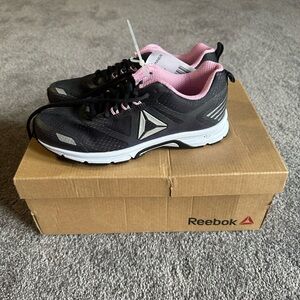 Reebok Ahary Runner Athletic Lace Up Shoe Womens Size 7 BS8391 Black Pink White